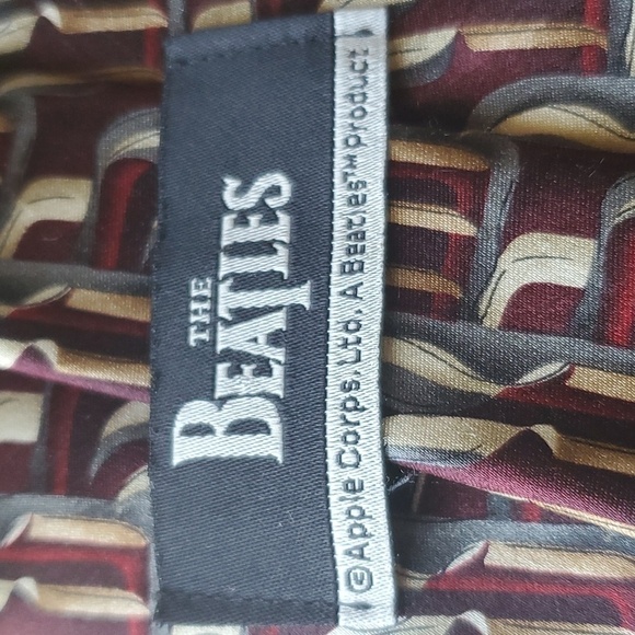 Beatles Birthday silk tie Apple Corp Llc. Maroon & Gray one size - Picture 8 of 8